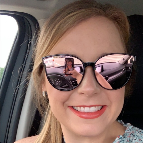 Meet your Posher, Kellie - Picture 2 of 2